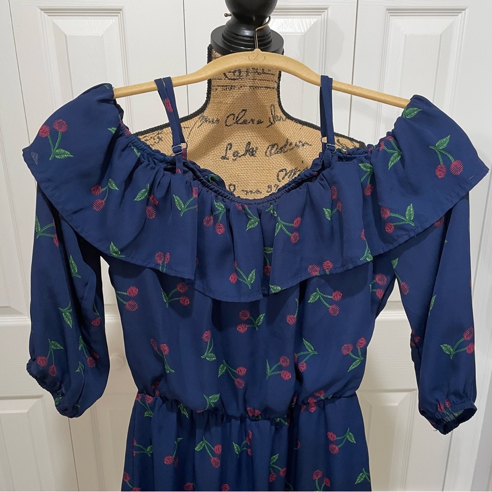 As U Wish Navy Shorts Romper with Floral Print Sz Sm = 4/6 - Picture 3 of 10